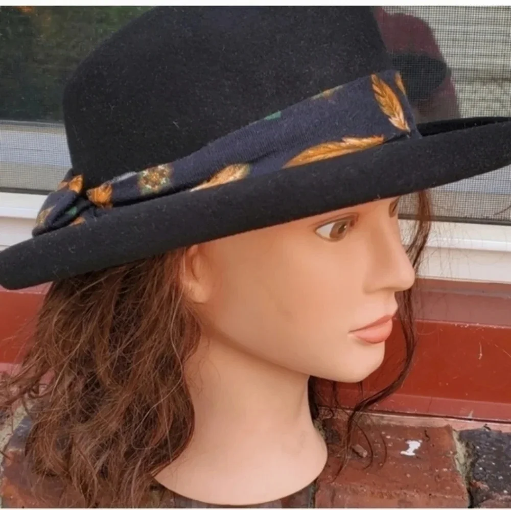 Conte of Florence Vintage Black Felted Belted hat - Picture 7 of 8